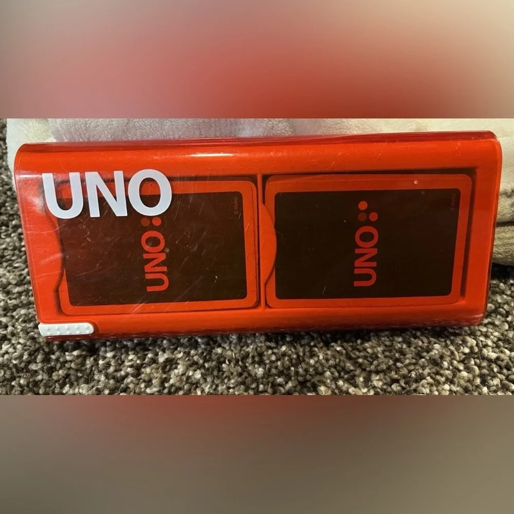 Mattel UNO Card Game in White Case - Picture 1 of 4